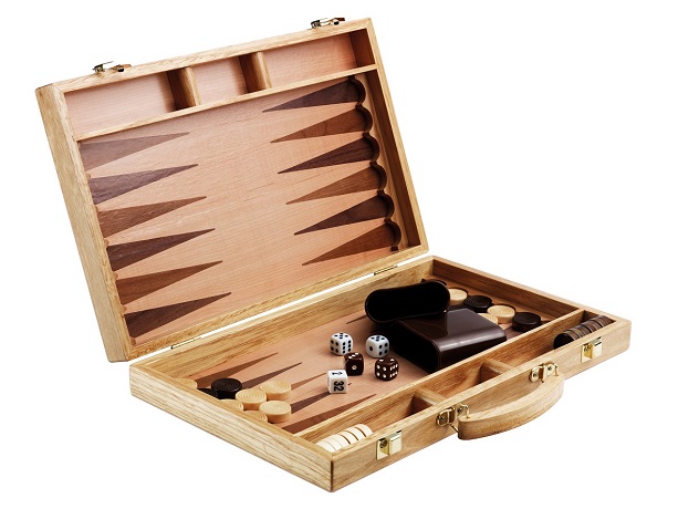 backgammon i træ fra alga